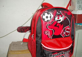 供应学生保书包、外贸书包及1680D单GU牛津布书包——厂家直供，价格、图片与箱包销售全解析